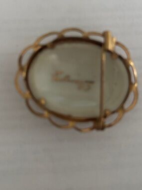 Limoges Gold-Tone Scalloped Oval Porcelain Brooch with Cream Center